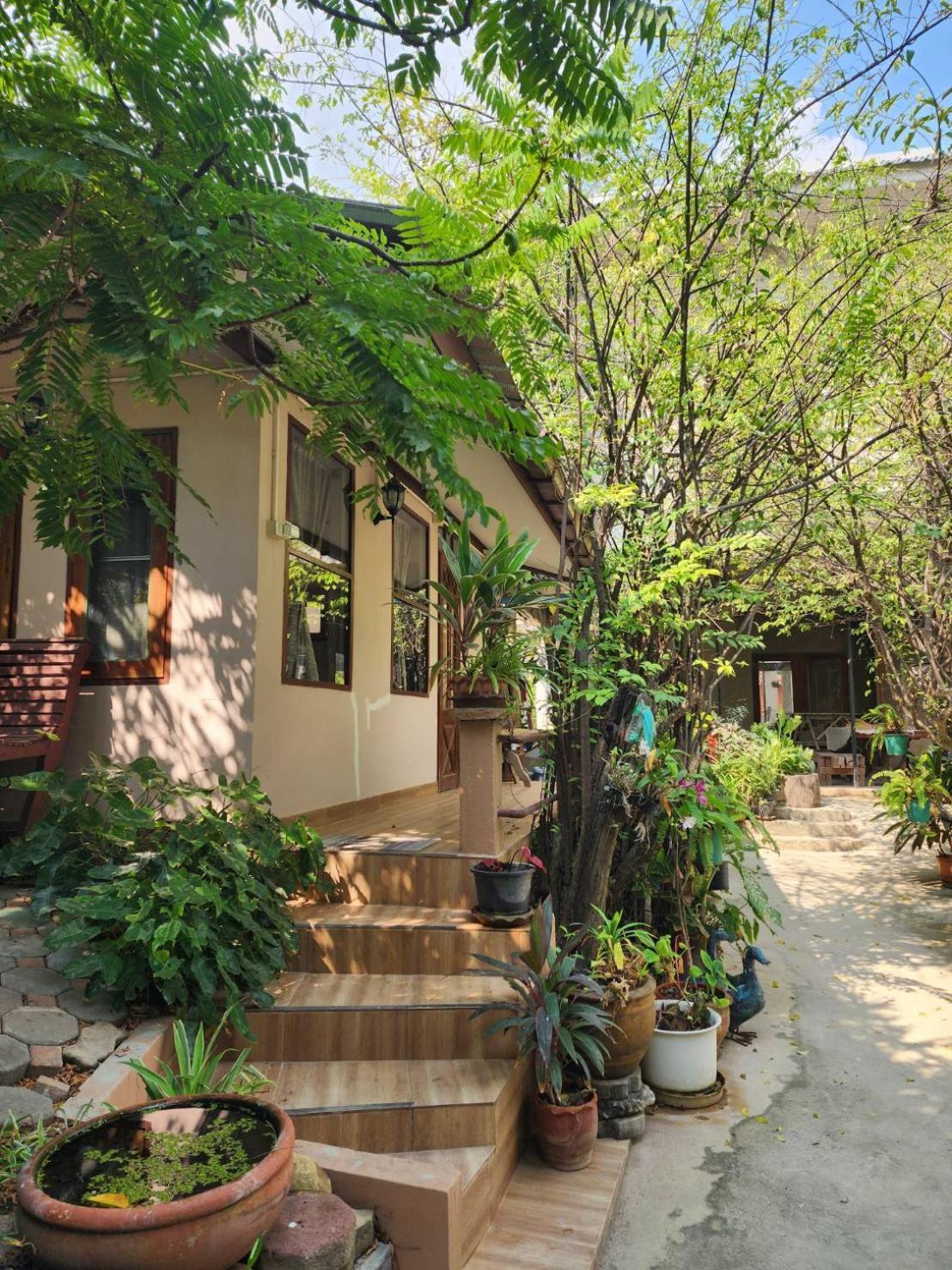 Loy Manee House Phra Nakhon Si Ayutthaya Exterior foto